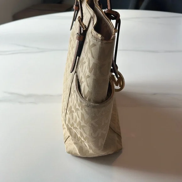 MICHAEL Michael Kors Beige and Brown Shoulder Bag - Picture 4 of 8
